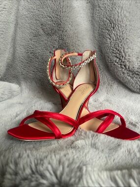 Elegant Red Satin Womens Heeled Sandals with Crystal Ankle Strap NWOT